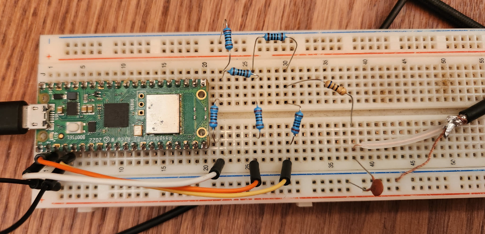 I didn’t have a 75ohm resistor so I used the closest one I had lying around.